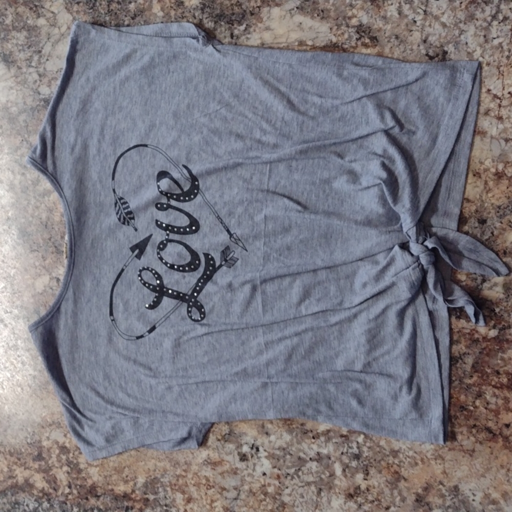 Sleeveless Front Tie T-shirt